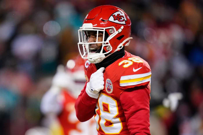 Should the Washington COmmanders prioritize signing L'Jarius Sneed if he hits free agency?